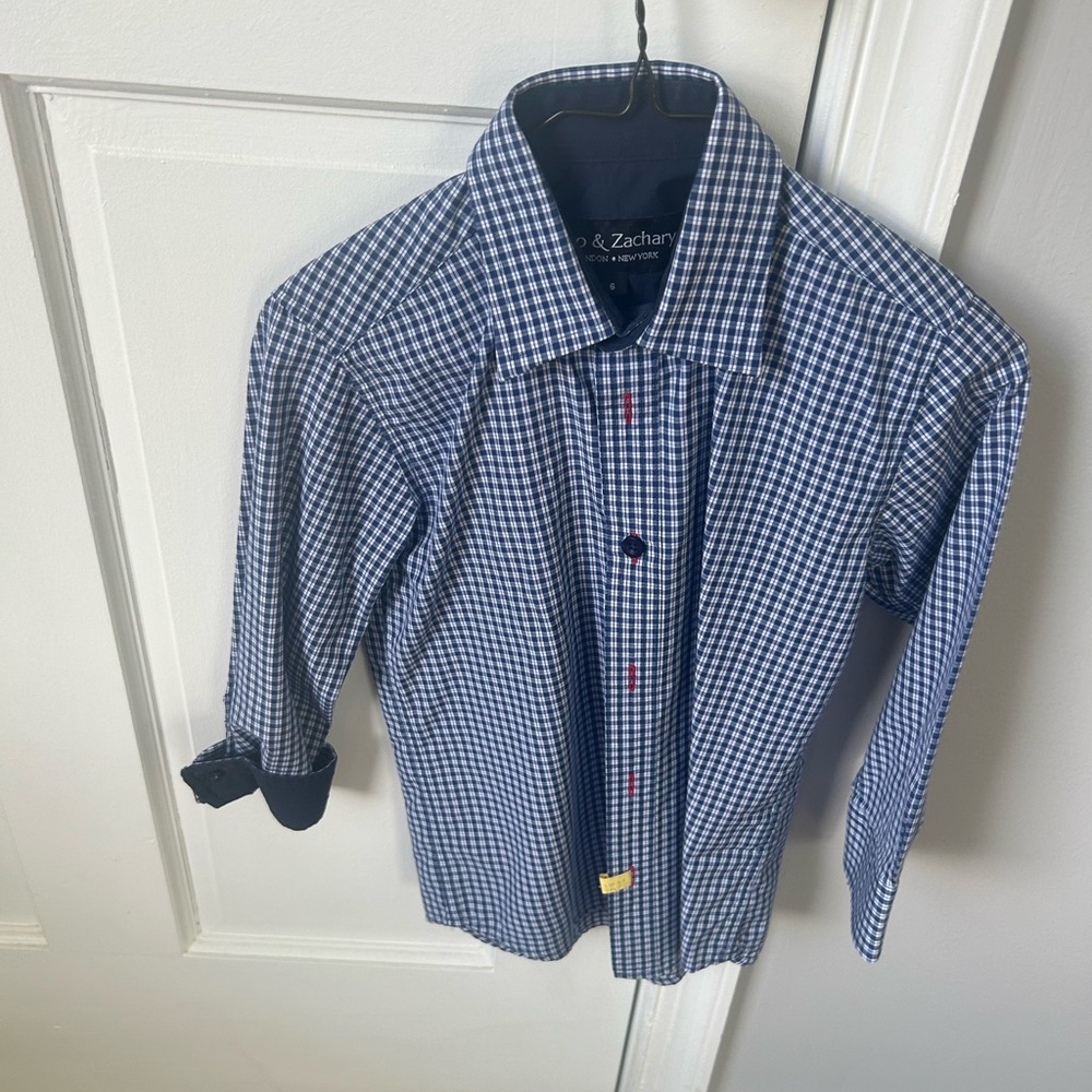 Boys size 6  button down, excellent condition